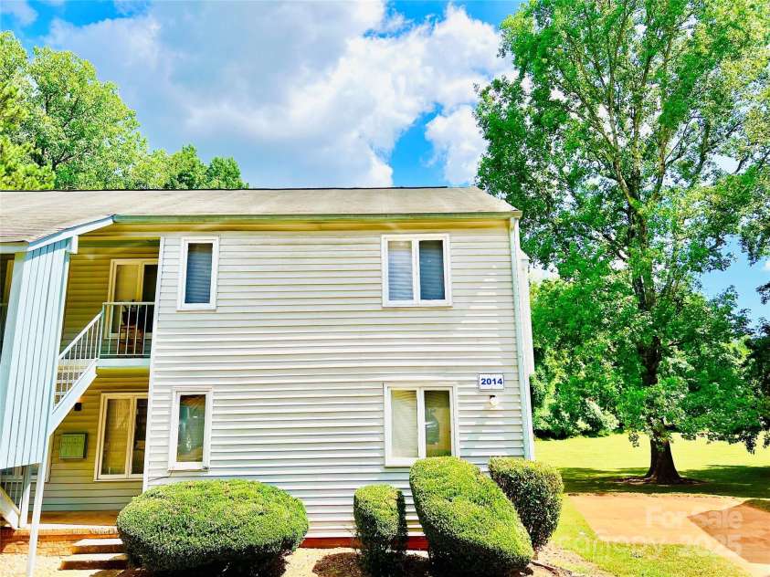 2014 Countrymens Court, Charlotte, NC 28210.  MLS# CAR4286193, YatesRealty ID 30414. 