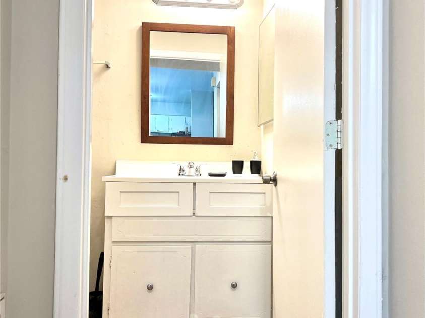 2014 Countrymens Court, Charlotte, NC 28210.  MLS# CAR4286193, YatesRealty ID 30414. 