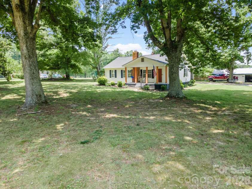 610 Helton Road, Cherryville, NC 28021.  MLS# CAR4400515, YatesRealty ID 30414. 