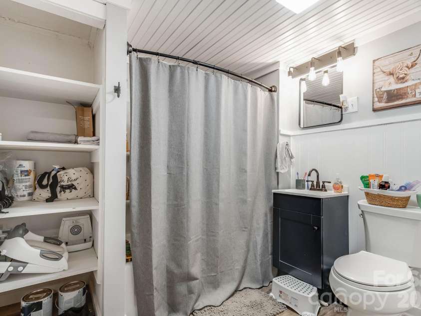 610 Helton Road, Cherryville, NC 28021.  MLS# CAR4400515, YatesRealty ID 30414. 