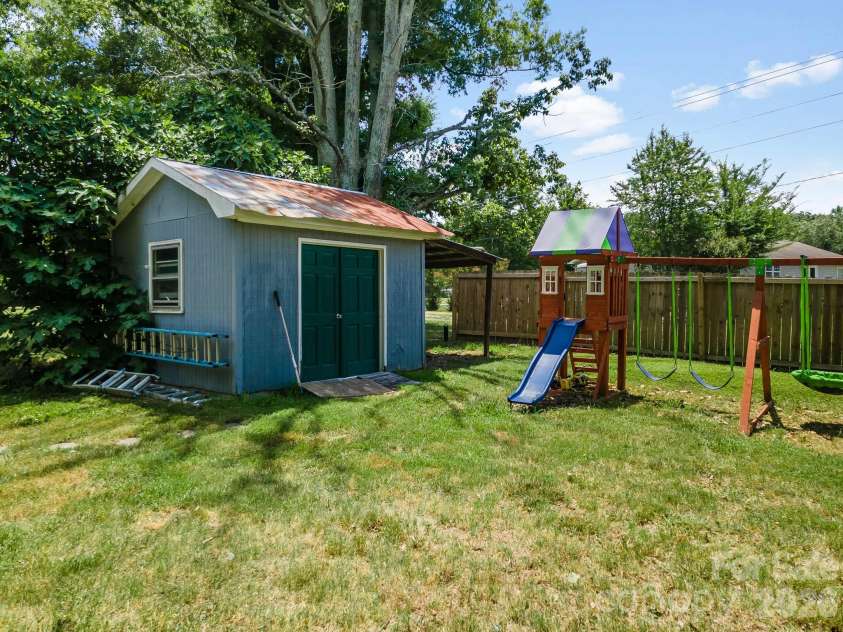 610 Helton Road, Cherryville, NC 28021.  MLS# CAR4400515, YatesRealty ID 30414. 