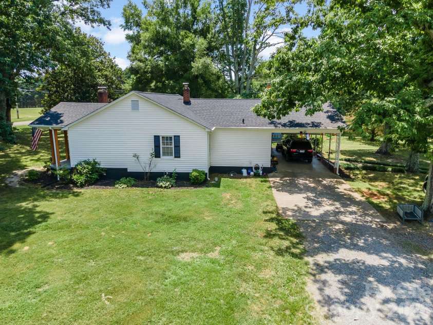 610 Helton Road, Cherryville, NC 28021.  MLS# CAR4400515, YatesRealty ID 30414. 