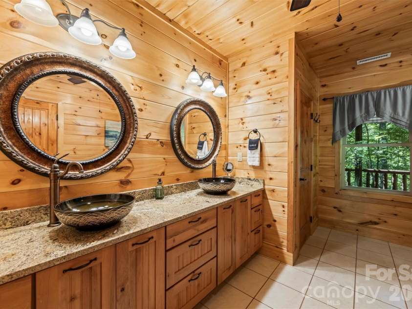 128 Hummingbird Lane, Almond, NC 28702.  MLS# CAR4390672, YatesRealty ID 30416. 