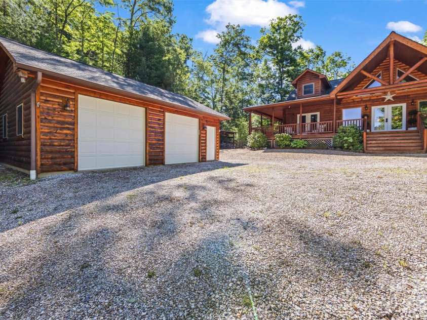 128 Hummingbird Lane, Almond, NC 28702.  MLS# CAR4390672, YatesRealty ID 30416. 