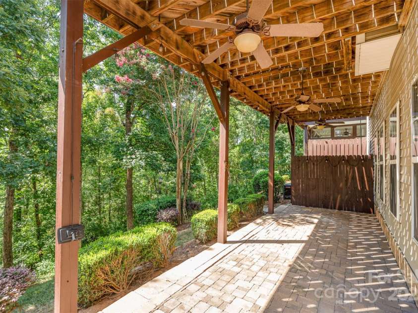 10349 Linksland Drive, Huntersville, NC 28078.  MLS# CAR4224552, YatesRealty ID 30417. 
