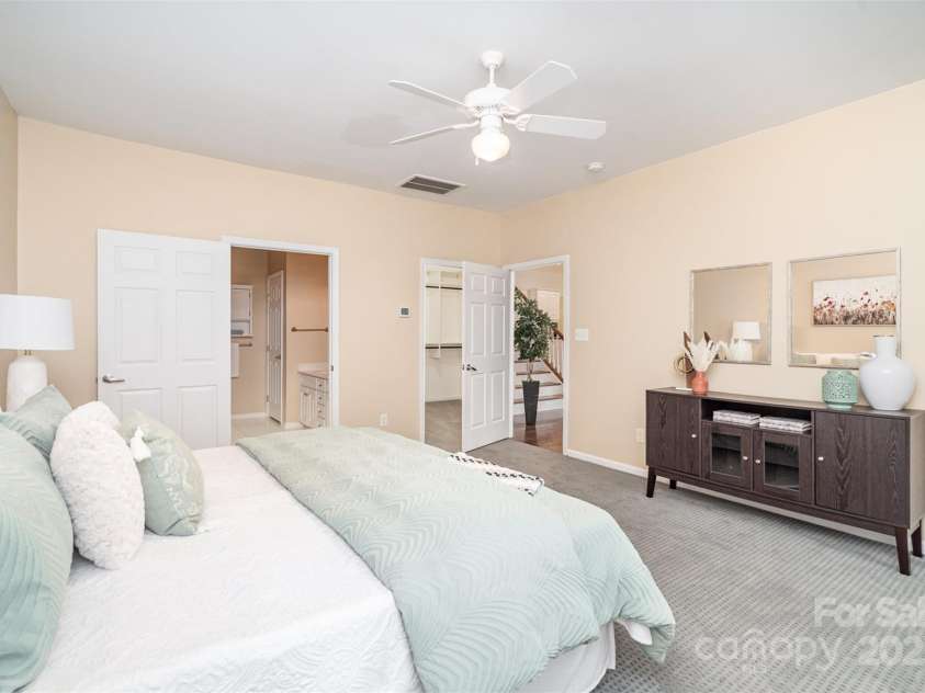 10349 Linksland Drive, Huntersville, NC 28078.  MLS# CAR4224552, YatesRealty ID 30417. Main Level Primary