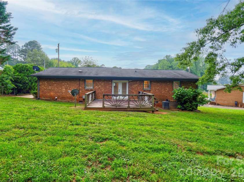 1323 Lakewood Drive, Shelby, NC 28150.  MLS# CAR4391623, YatesRealty ID 30418. Back