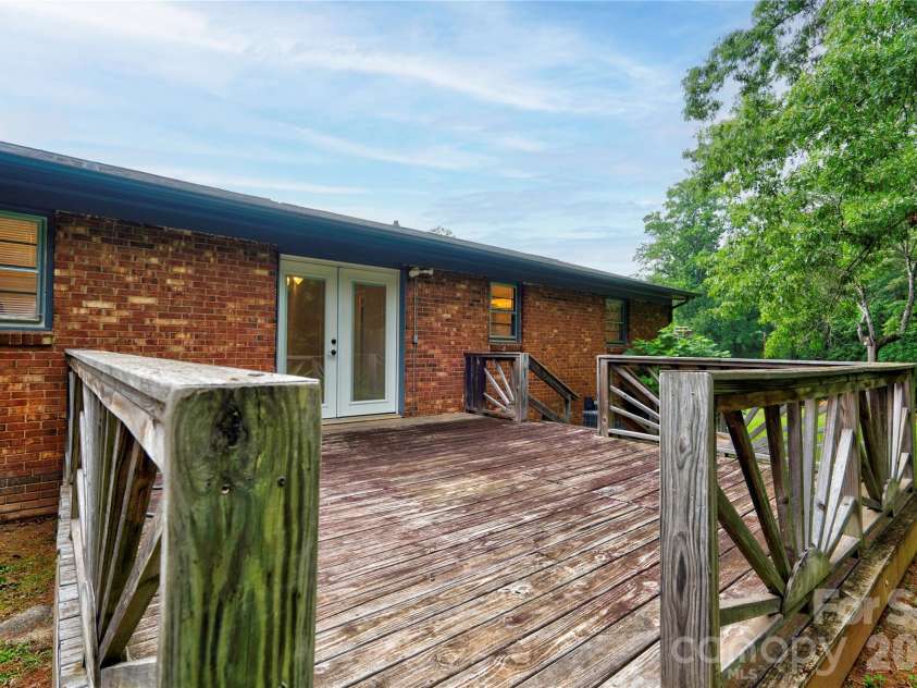 1323 Lakewood Drive, Shelby, NC 28150.  MLS# CAR4391623, YatesRealty ID 30418. Back Deck