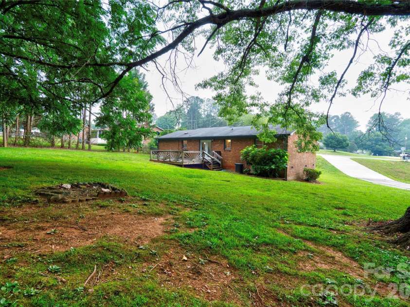 1323 Lakewood Drive, Shelby, NC 28150.  MLS# CAR4391623, YatesRealty ID 30418. Back Yard
