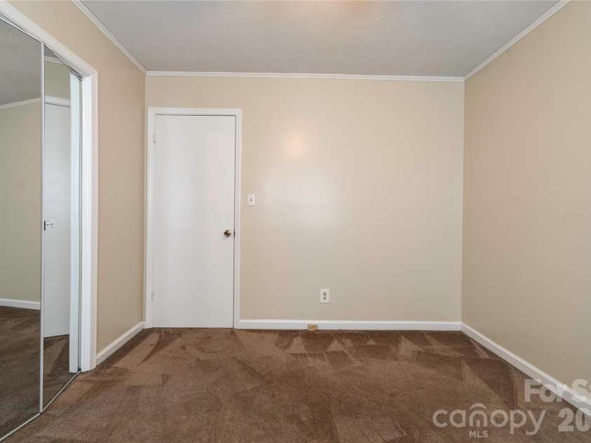 1323 Lakewood Drive, Shelby, NC 28150.  MLS# CAR4391623, YatesRealty ID 30418. Bedroom 3