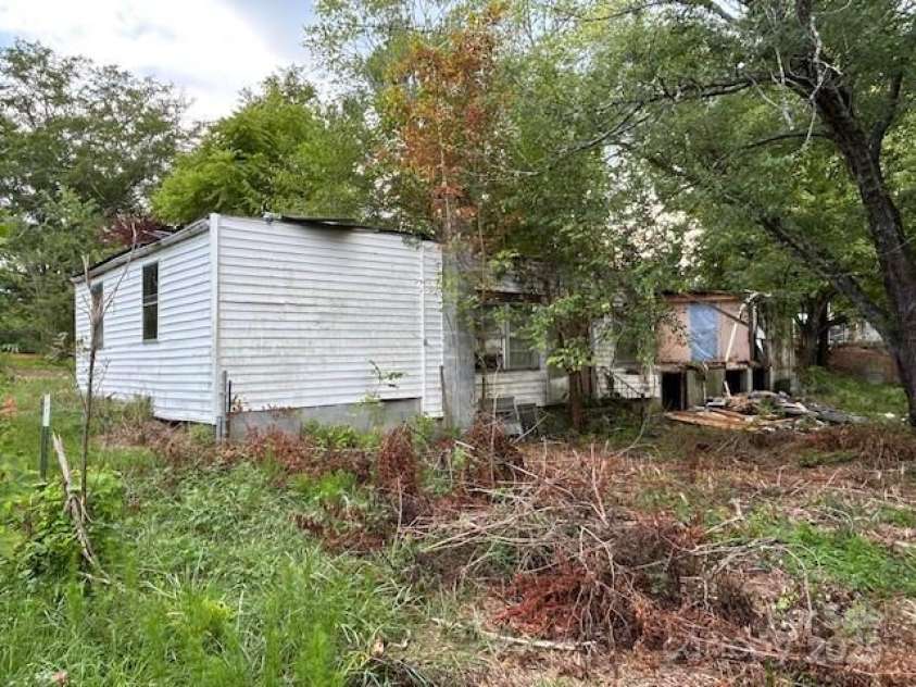 513 Boss Moore Road, Ellenboro, NC 28040.  MLS# CAR4283404, YatesRealty ID 30418. 