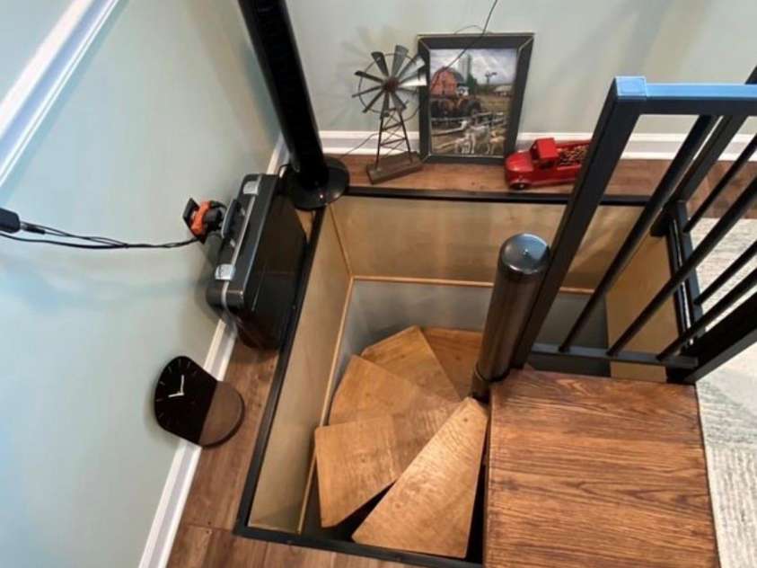 6042 Heavner Road, Vale, NC 28168.  MLS# CAR4393236, YatesRealty ID 30419. Primary Spiral Staircase