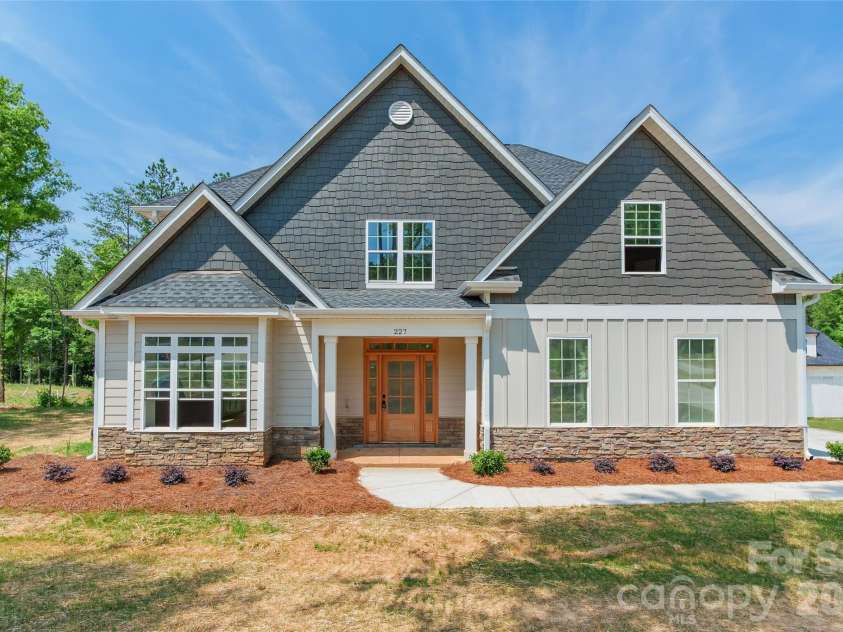227 Heartland Drive, Rock Hill, SC 29732.  MLS# CAR4386282, YatesRealty ID 3042. 