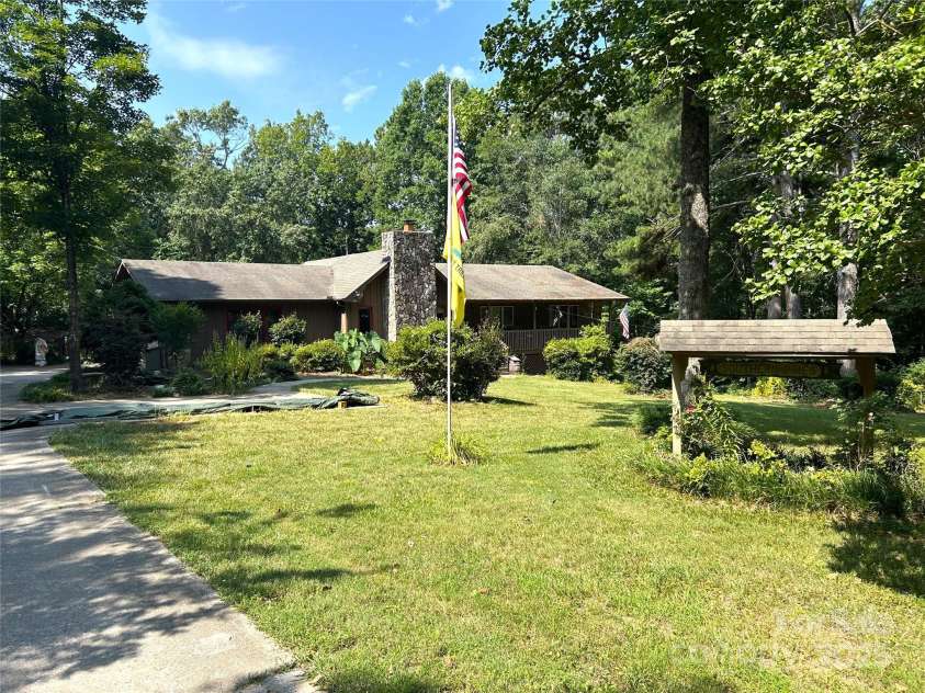 124 Blue Ridge Drive, Rutherfordton, NC 28139.  MLS# CAR4279843, YatesRealty ID 30420. 