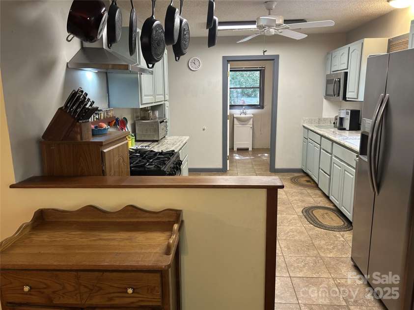 124 Blue Ridge Drive, Rutherfordton, NC 28139.  MLS# CAR4279843, YatesRealty ID 30420. 