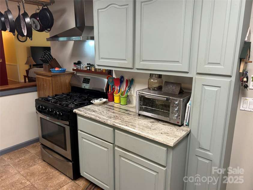 124 Blue Ridge Drive, Rutherfordton, NC 28139.  MLS# CAR4279843, YatesRealty ID 30420. 