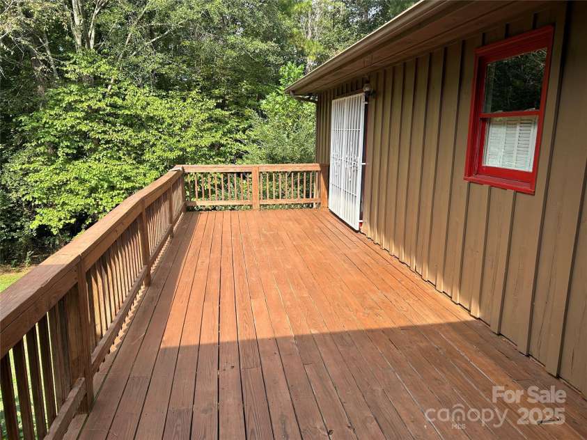 124 Blue Ridge Drive, Rutherfordton, NC 28139.  MLS# CAR4279843, YatesRealty ID 30420. 