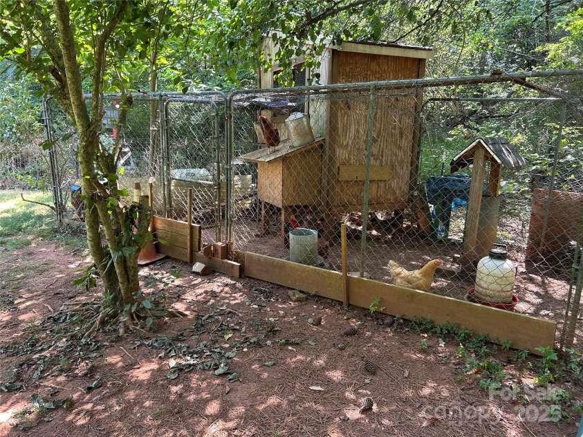 124 Blue Ridge Drive, Rutherfordton, NC 28139.  MLS# CAR4279843, YatesRealty ID 30420. 