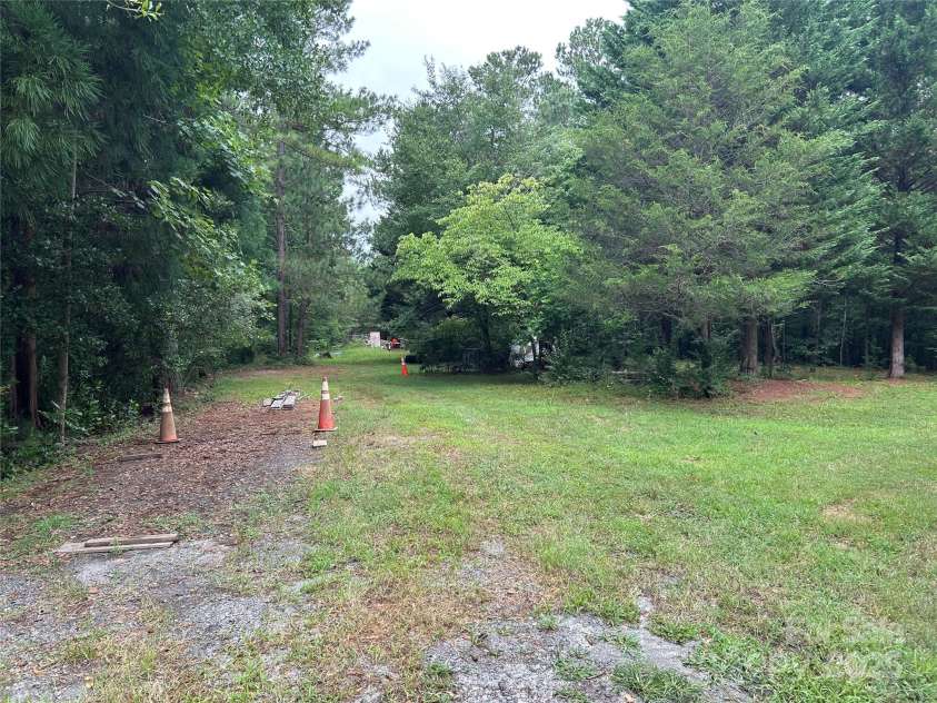 124 Blue Ridge Drive, Rutherfordton, NC 28139.  MLS# CAR4279843, YatesRealty ID 30420. 