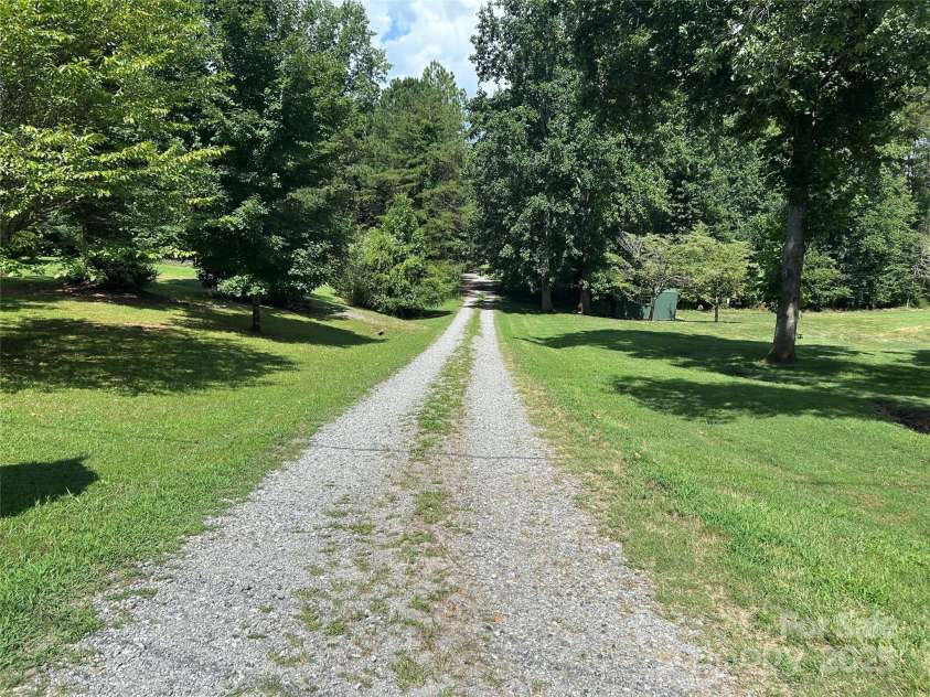 124 Blue Ridge Drive, Rutherfordton, NC 28139.  MLS# CAR4279843, YatesRealty ID 30420. 