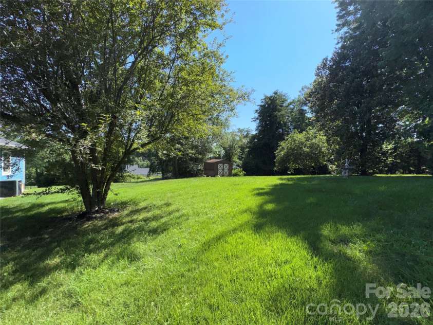 84 Hunt Drive, Nebo, NC 28761.  MLS# CAR4387996, YatesRealty ID 30420. 