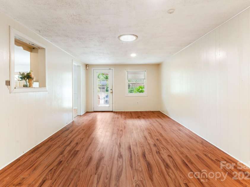 1 Eastcrest Drive, Fairview, NC 28730.  MLS# CAR4281826, YatesRealty ID 30421. Bonus space