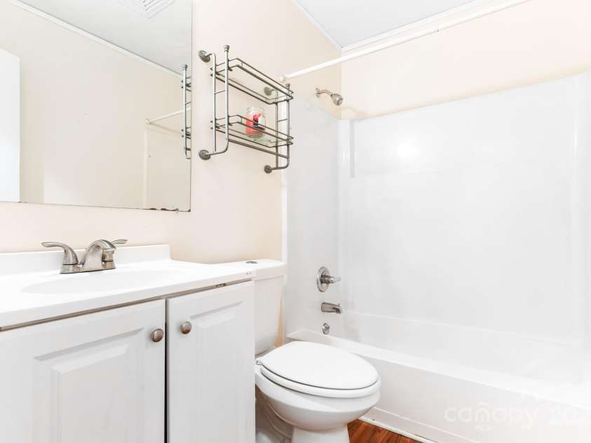 1 Eastcrest Drive, Fairview, NC 28730.  MLS# CAR4281826, YatesRealty ID 30421. Main bathroom