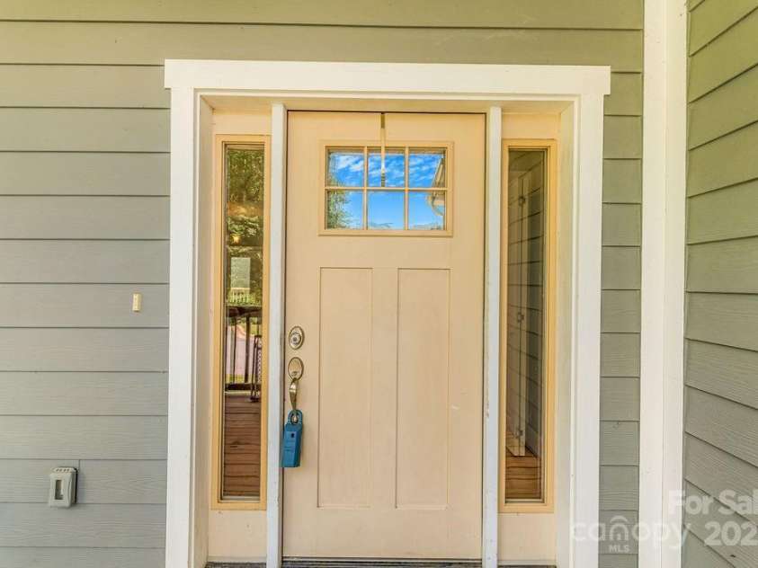 11 May Street, Asheville, NC 28803.  MLS# CAR4276379, YatesRealty ID 30422. 