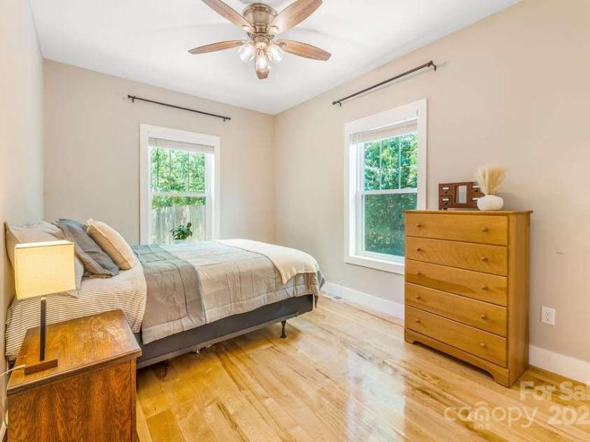 11 May Street, Asheville, NC 28803.  MLS# CAR4276379, YatesRealty ID 30422. 