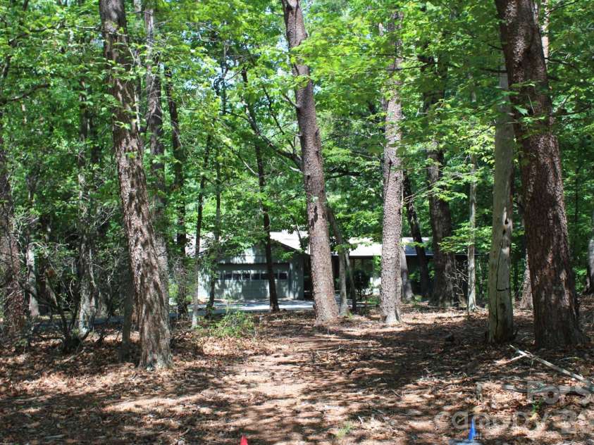 30 Oak Lane, Columbus, NC 28722.  MLS# CAR4392545, YatesRealty ID 30422. 