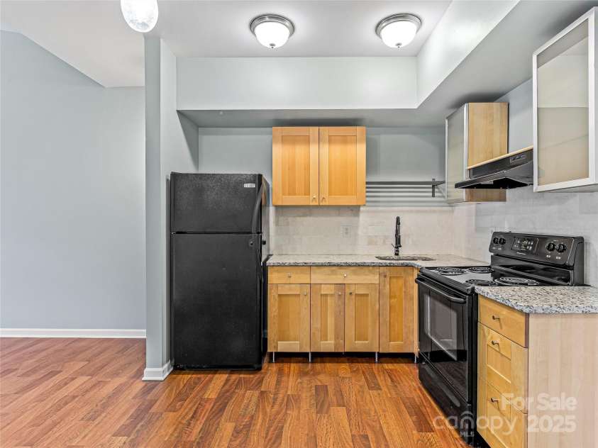 125 Clingman Avenue, Asheville, NC 28801.  MLS# CAR4264177, YatesRealty ID 30423. 