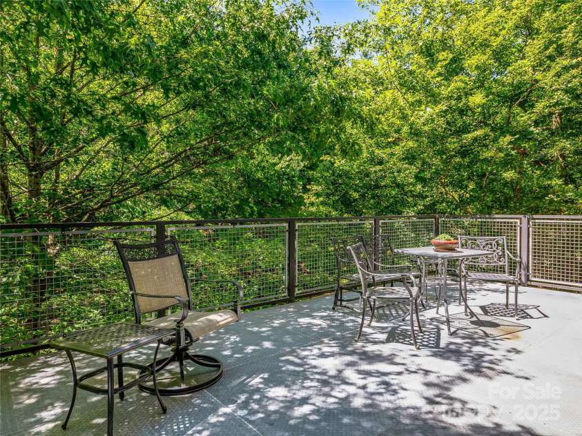 125 Clingman Avenue, Asheville, NC 28801.  MLS# CAR4264177, YatesRealty ID 30423. 