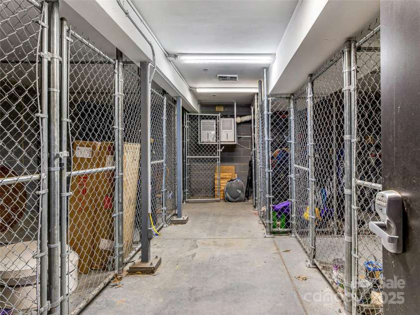 125 Clingman Avenue, Asheville, NC 28801.  MLS# CAR4264177, YatesRealty ID 30423. 