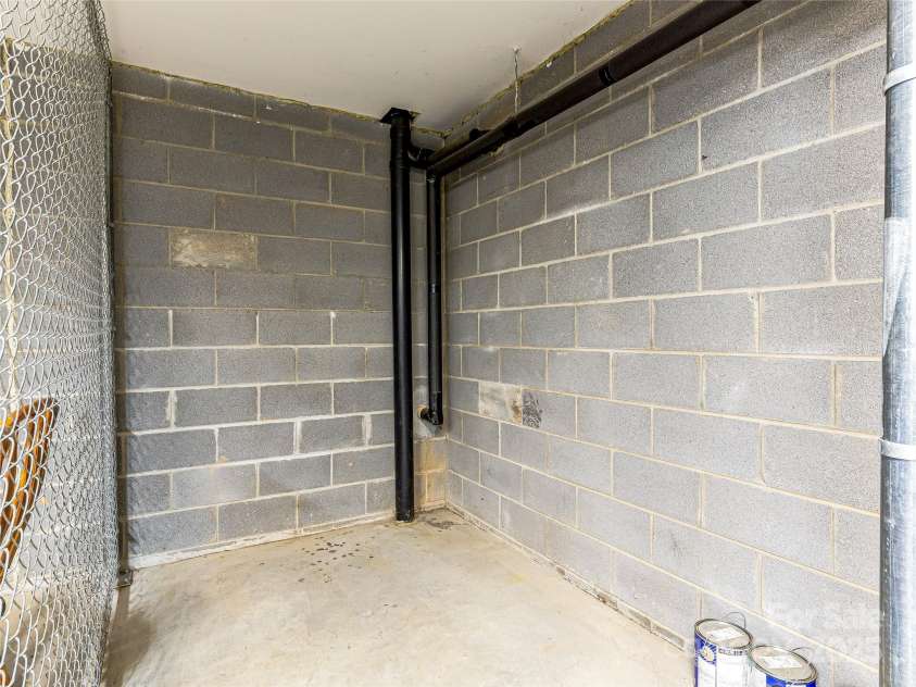 125 Clingman Avenue, Asheville, NC 28801.  MLS# CAR4264177, YatesRealty ID 30423. 