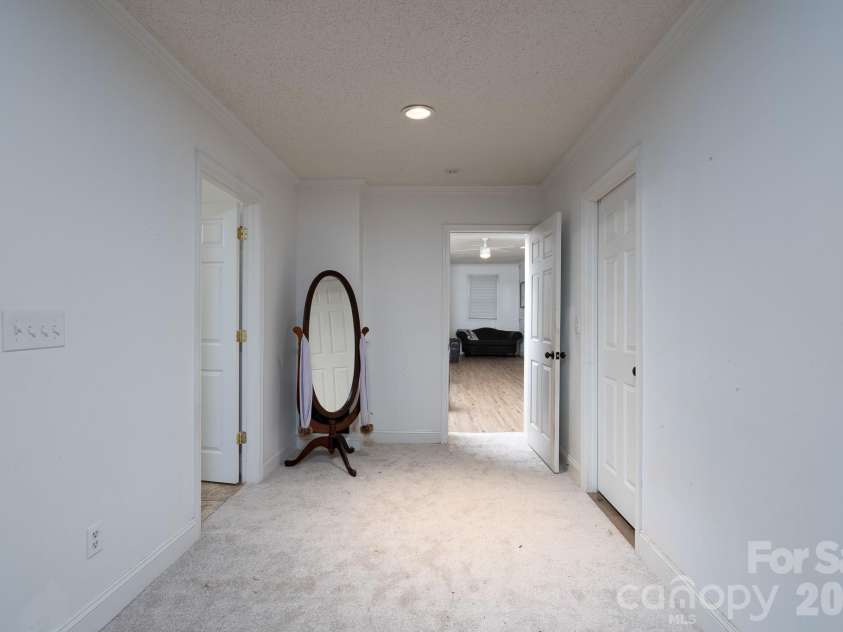 1709 Essen Lane, Gastonia, NC 28054.  MLS# CAR4382767, YatesRealty ID 30423. 