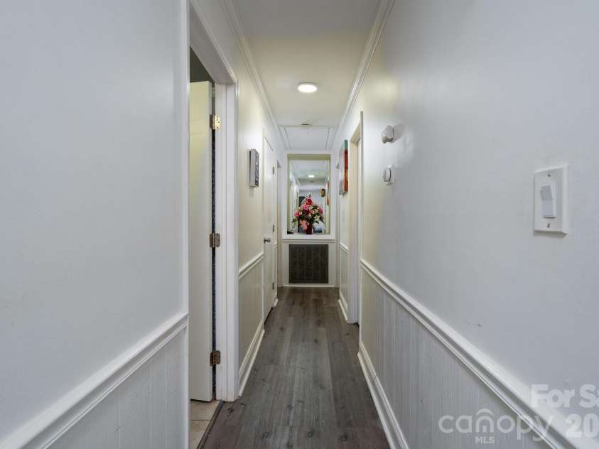 1709 Essen Lane, Gastonia, NC 28054.  MLS# CAR4382767, YatesRealty ID 30423. 