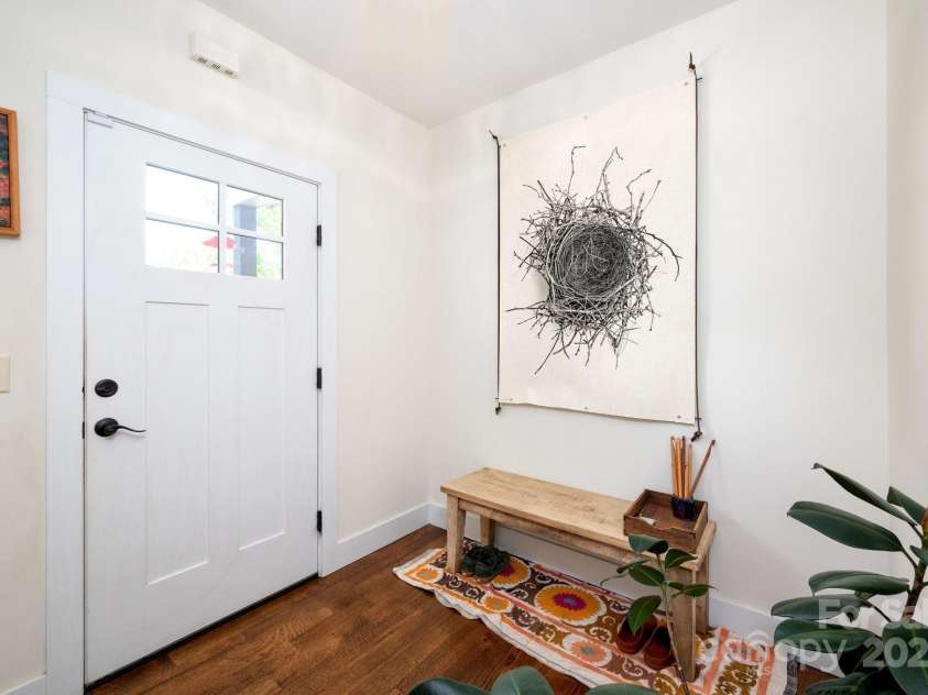 30 Greenwood Fields Drive, Asheville, NC 28804.  MLS# CAR4284220, YatesRealty ID 30424. Bright Entry Way