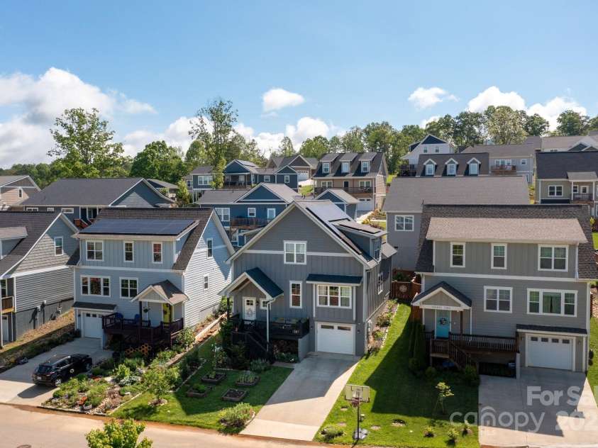 30 Greenwood Fields Drive, Asheville, NC 28804.  MLS# CAR4284220, YatesRealty ID 30424. Concrete Driveway