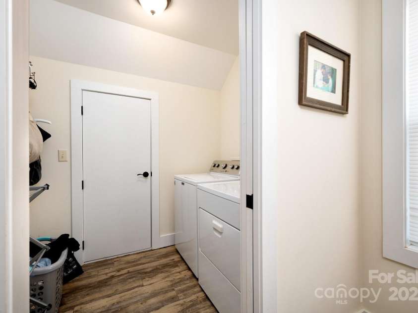 30 Greenwood Fields Drive, Asheville, NC 28804.  MLS# CAR4284220, YatesRealty ID 30424. Laundry Room