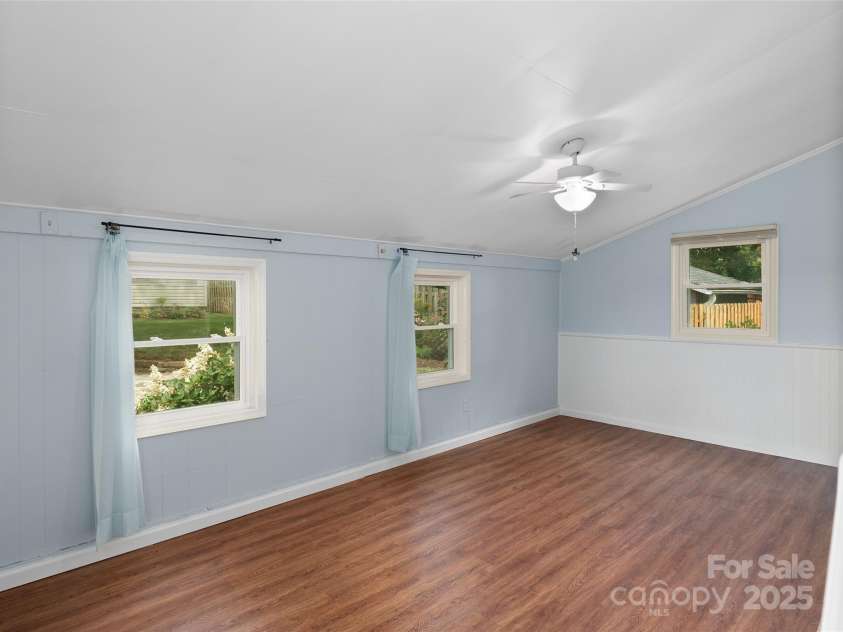 250 Shelton Street, Waynesville, NC 28786.  MLS# CAR4288909, YatesRealty ID 30425. 