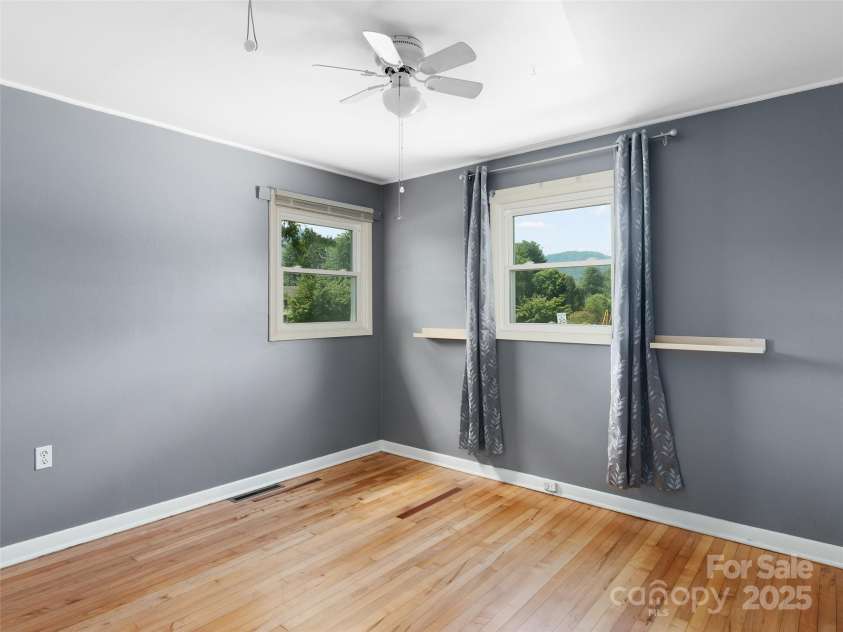 250 Shelton Street, Waynesville, NC 28786.  MLS# CAR4288909, YatesRealty ID 30425. 