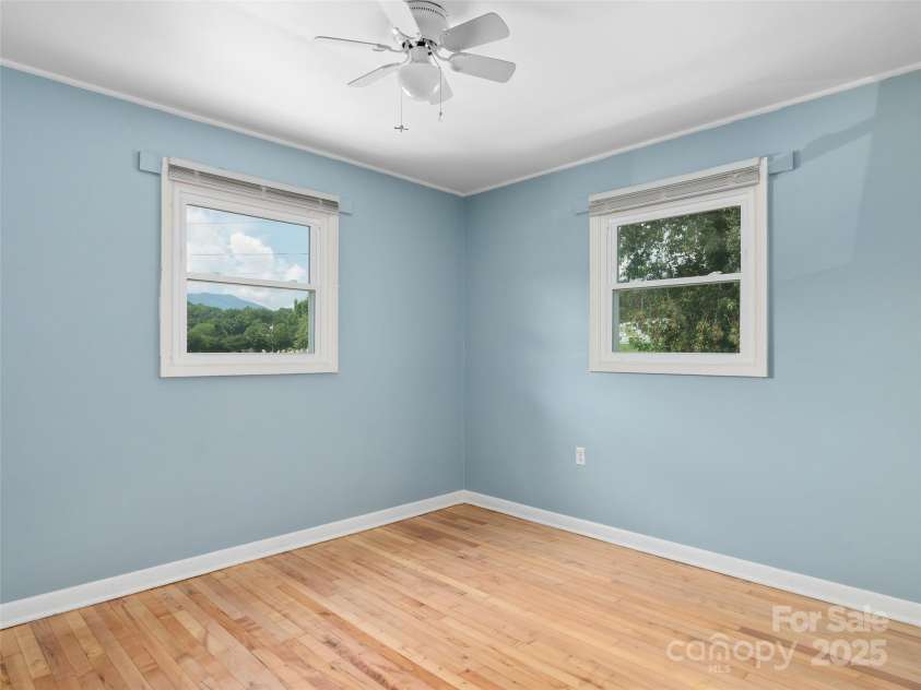 250 Shelton Street, Waynesville, NC 28786.  MLS# CAR4288909, YatesRealty ID 30425. 
