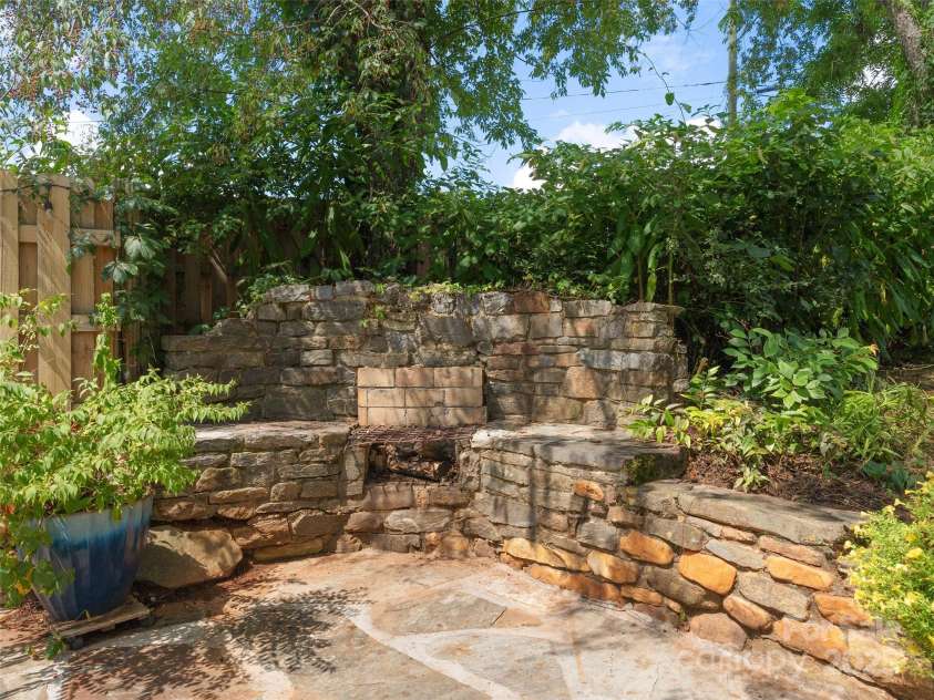 250 Shelton Street, Waynesville, NC 28786.  MLS# CAR4288909, YatesRealty ID 30425. 