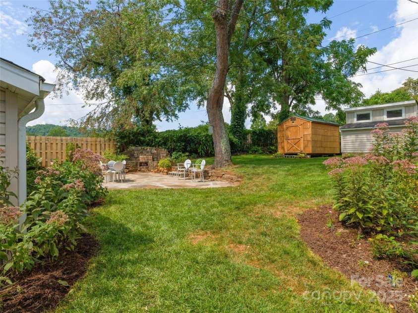 250 Shelton Street, Waynesville, NC 28786.  MLS# CAR4288909, YatesRealty ID 30425. 