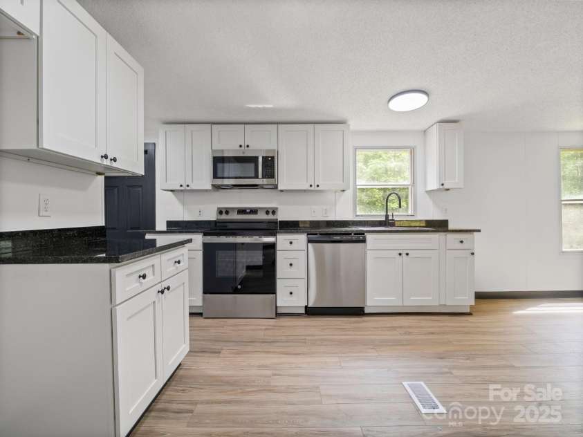 2270 Hartland Forest Drive, Morganton, NC 28655.  MLS# CAR4273300, YatesRealty ID 30426. 