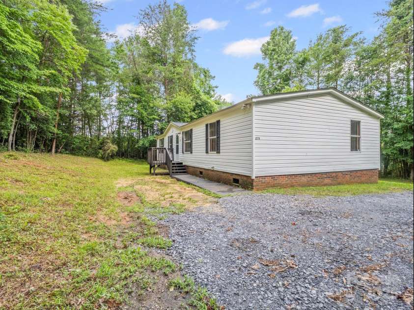 2270 Hartland Forest Drive, Morganton, NC 28655.  MLS# CAR4273300, YatesRealty ID 30426. 