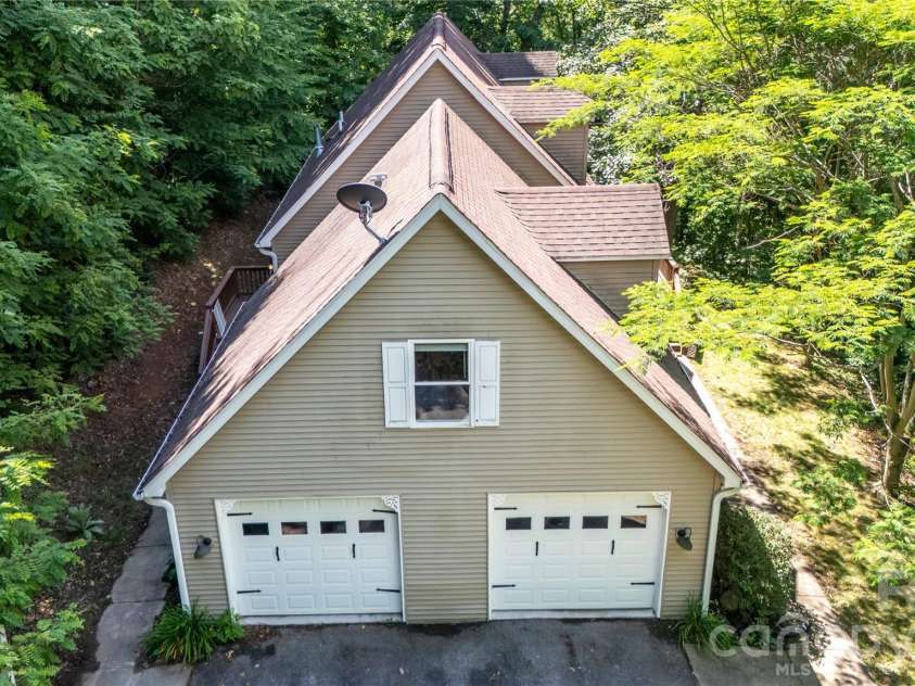 142 Blake Drive, Canton, NC 28716.  MLS# CAR4392775, YatesRealty ID 30427. 