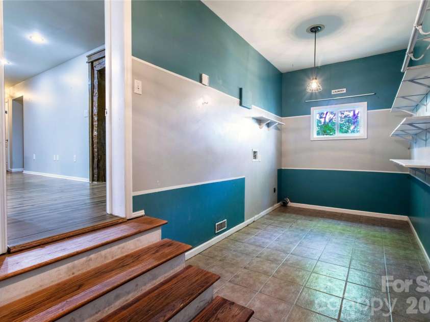 142 Blake Drive, Canton, NC 28716.  MLS# CAR4392775, YatesRealty ID 30427. 