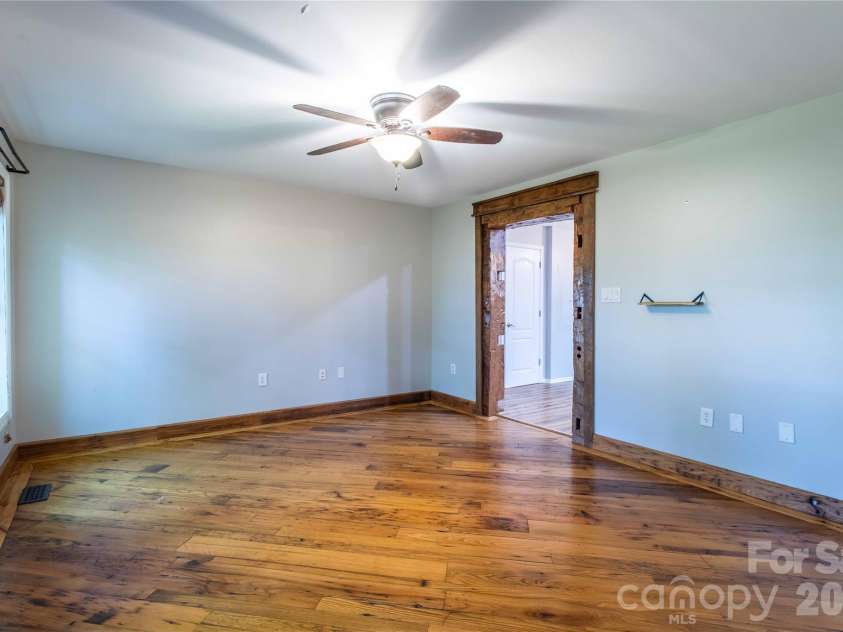 142 Blake Drive, Canton, NC 28716.  MLS# CAR4392775, YatesRealty ID 30427. 