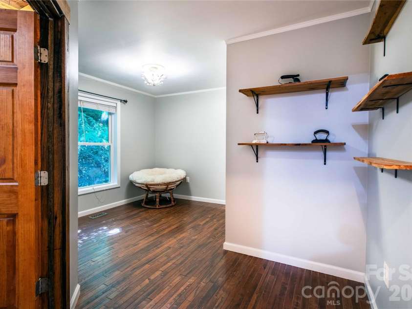 142 Blake Drive, Canton, NC 28716.  MLS# CAR4392775, YatesRealty ID 30427. 